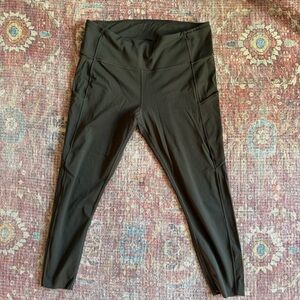 Lululemon Fast and Free Green size 12 High-Waisted  Crop Leggings Raw Hem